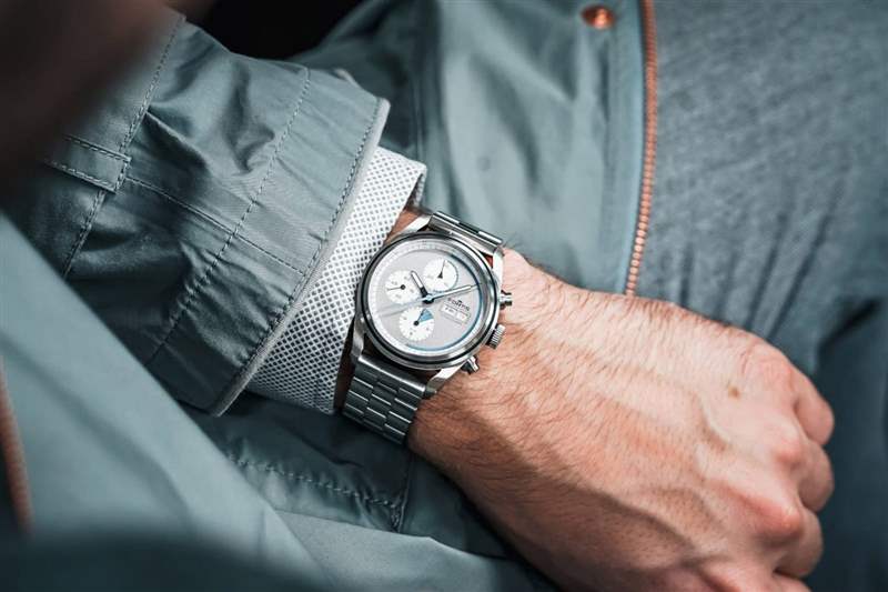 富通推出世界上第一款經(jīng)過太空測試的腕表——Stratoliner Chronograph-復(fù)刻表