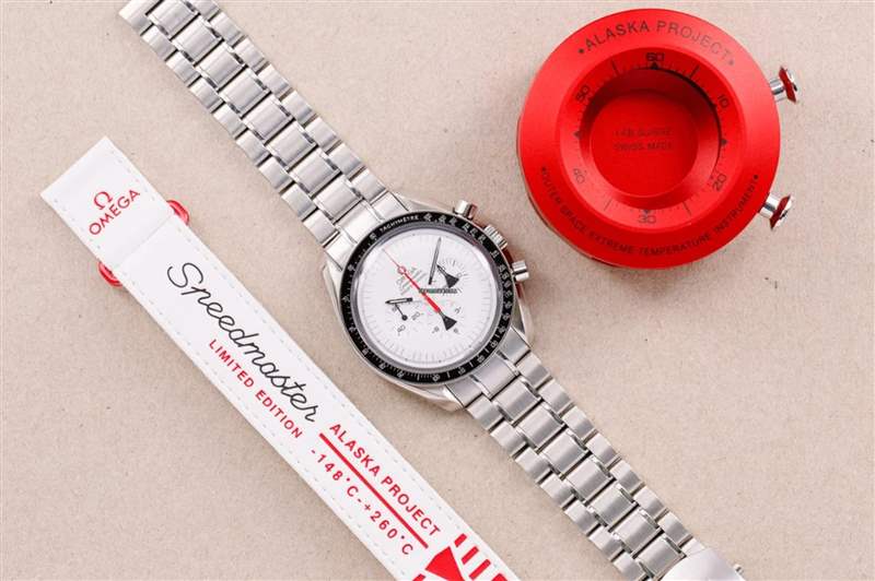 Speedmaster Alaska Project Limited Edition這款表當(dāng)年的定價(jià)為5,500美金。 （chrono24官網(wǎng)）
