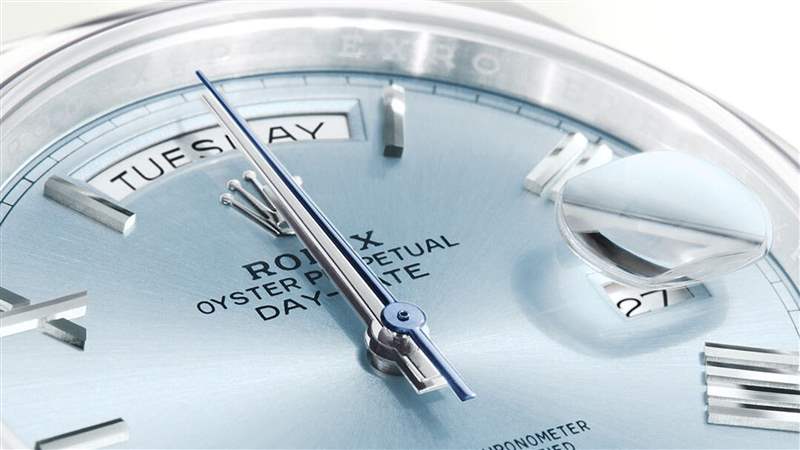 勞力士手表的指針堅持使用貴金屬制作，不論表殼是不銹鋼或是鉑金，它們面盤上的指針一律都是白金材質。 （rolex官網）