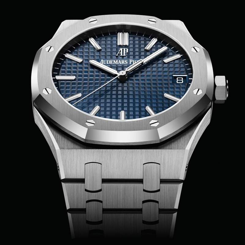 15450ST藍(lán)面的行情向來最高，目前更已衝到62,700美金的水準(zhǔn)。（Source：IG@audemarspiguet）