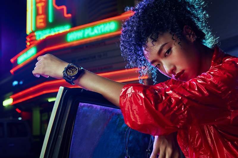 馭光者系列18K黃金夜光塗層自動(dòng)腕錶RM111-GD(圖片來(lái)源:ROMAGO) 獨(dú)立制表師ROMAGO黃金配夜光碳纖玩味新作漆黑中螢火蟲(chóng)沖擊視覺(jué)-復(fù)刻表