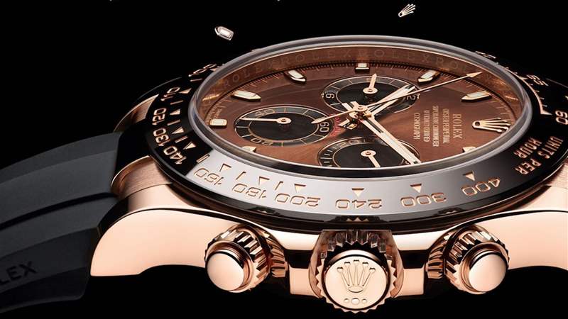 若手表為永恒玫瑰金材質，那么指針和時標也會采用永恒玫瑰金也達到視覺上的和諧統一感。 （rolex官網）
