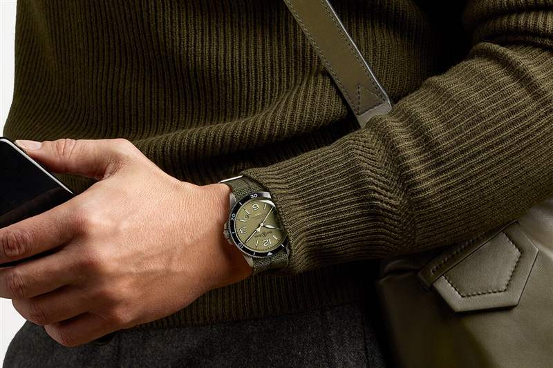 Bell & Ross BR V2-94 軍綠色手表