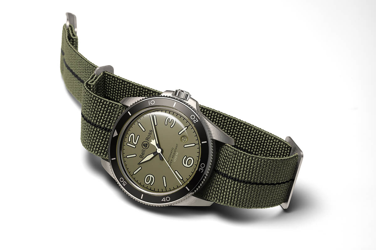 Bell & Ross BR V2-92 軍綠色