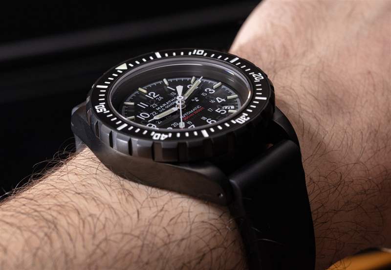 觀看評論:馬拉松無煙煤 GSAR 自動 WW194006BK-復刻表