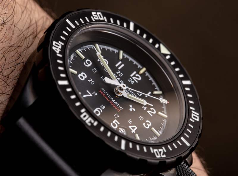 觀看評論:馬拉松無煙煤 GSAR 自動 WW194006BK-復刻表