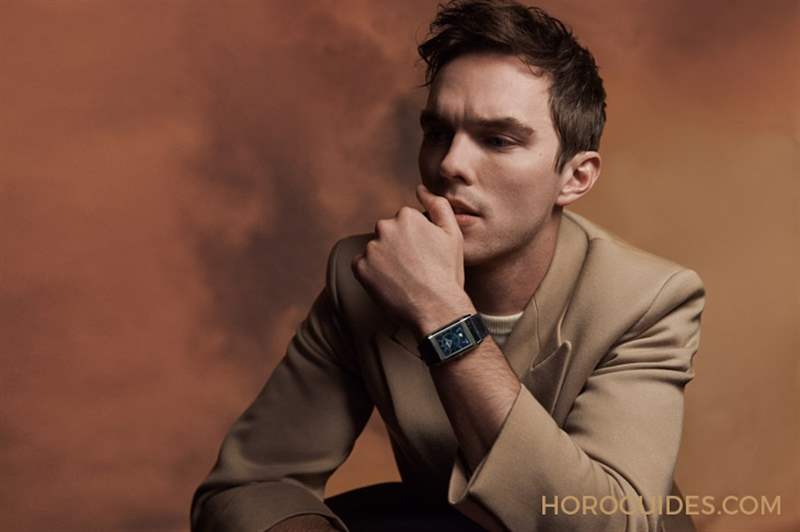 JAEGER-LECOULTRE - 翻轉(zhuǎn)，風(fēng)格瞬間改變｜積家Reverso翻轉(zhuǎn)系列雙時(shí)區(qū)日歷腕表、雙面腕表小型款