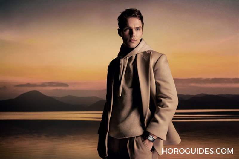 JAEGER-LECOULTRE - 翻轉，風格瞬間改變｜積家Reverso翻轉系列雙時區日歷腕表、雙面腕表小型款