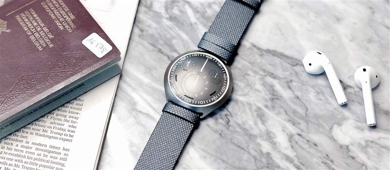 Ressence 推出 E-Crown 系統(tǒng),在機(jī)械表中以電子方式設(shè)置時(shí)間-復(fù)刻表