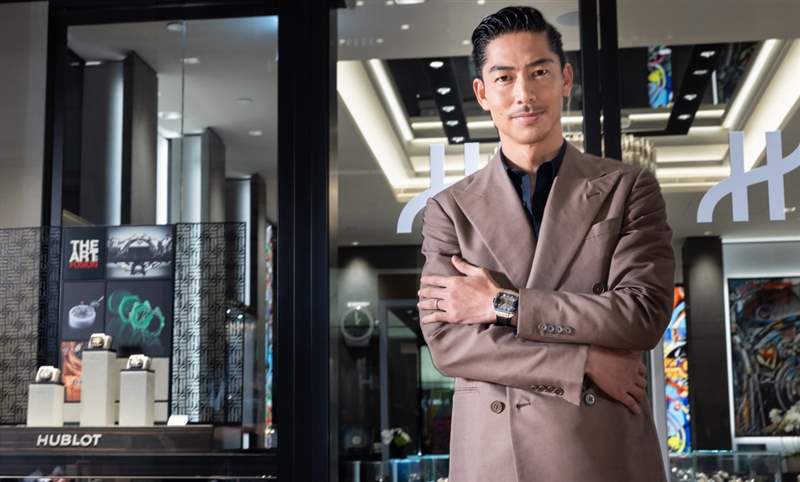 高階運(yùn)動(dòng)方表這樣搭，怎一個(gè)瀟灑了得｜Hublot Square Bang Unico計(jì)時(shí)碼表