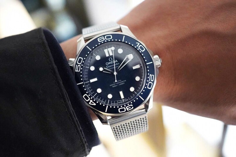 James Bond登上銀幕60年! 全新OMEGA James Bond 60周年Seamaster Diver 300M登場 James Bond登上銀幕60年!全新OMEGA James Bond 60周年Seamaster Diver 300M登場-復刻表