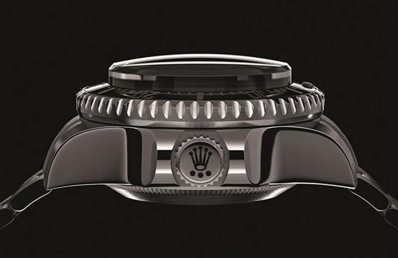 2012年勞力士為了「深海挑戰(zhàn)」計畫專程打造的Deepsea Challenge概念錶,從錶側(cè)角度可以體會它不太適合日常佩戴。(IG@Rolex) ROLEX最強(qiáng)水鬼Deepsea Challenge防水手表物料創(chuàng)勞力士一大先河-復(fù)刻表