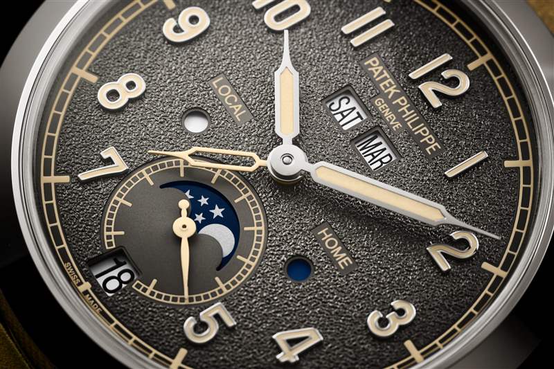 推出百達翡麗年歷旅行時間參考。5326G結合了兩種百達翡麗標志性復雜功能-復刻表