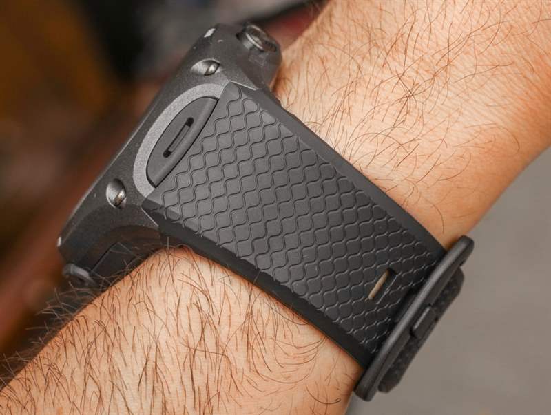 卡西歐WSD-F10 Android Wear智能手表評(píng)測(cè)-復(fù)刻表