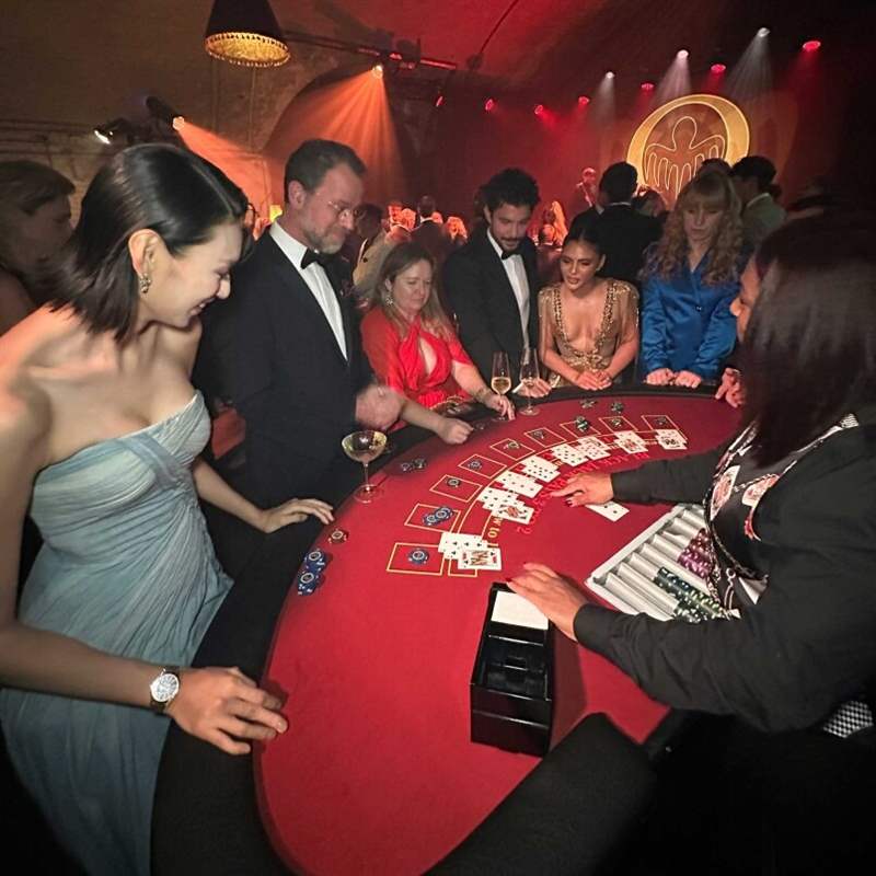 Daniel Craig現(xiàn)身Omega占士邦60周年慶祝活動！深入James Bond世界向經(jīng)典角色007致敬-復(fù)刻表