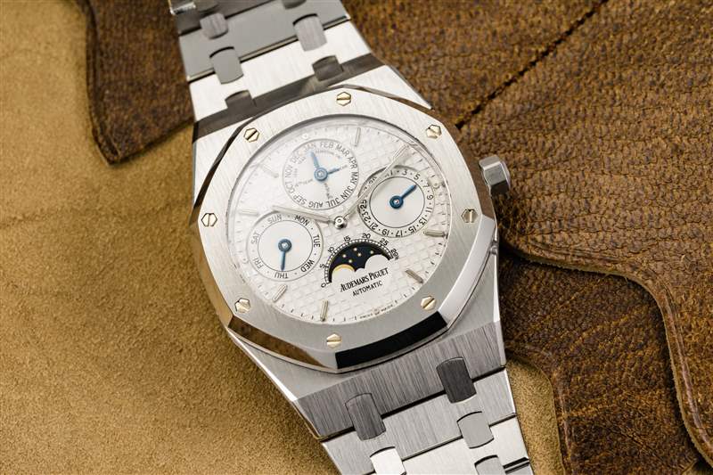 愛彼皇家橡樹萬年歷 25820ST