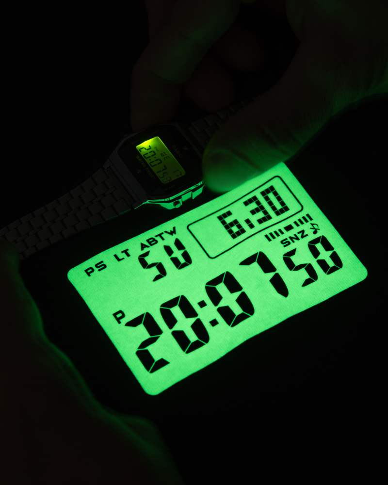 卡西歐A159WAD-1D手表評論:您應該購買史上最便宜的鑲鉆手表嗎?-復刻表