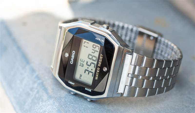 卡西歐A159WAD-1D手表評論:您應該購買史上最便宜的鑲鉆手表嗎?-復刻表