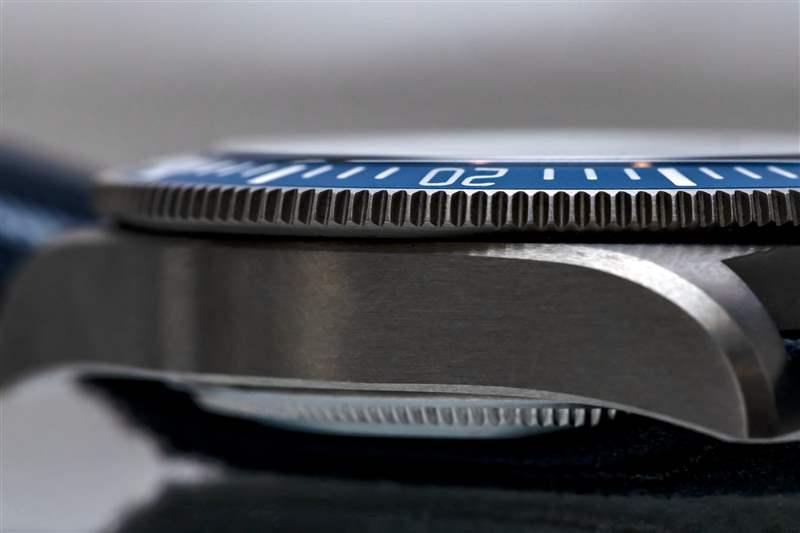 Tudor Pelagos FXD 表圈側視圖