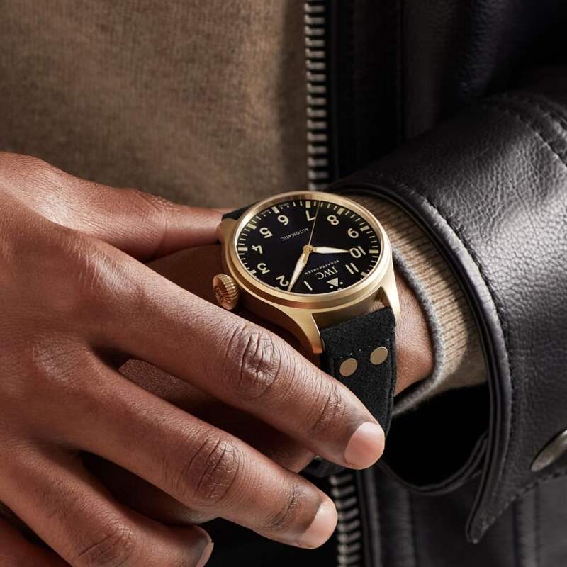 IWC Big Pilot's 43 Mr Porter 價(jià)錢介紹 萬國大飛Big Pilot's 43 Mr Porter Edition 1|型格青銅飛行表-復(fù)刻表