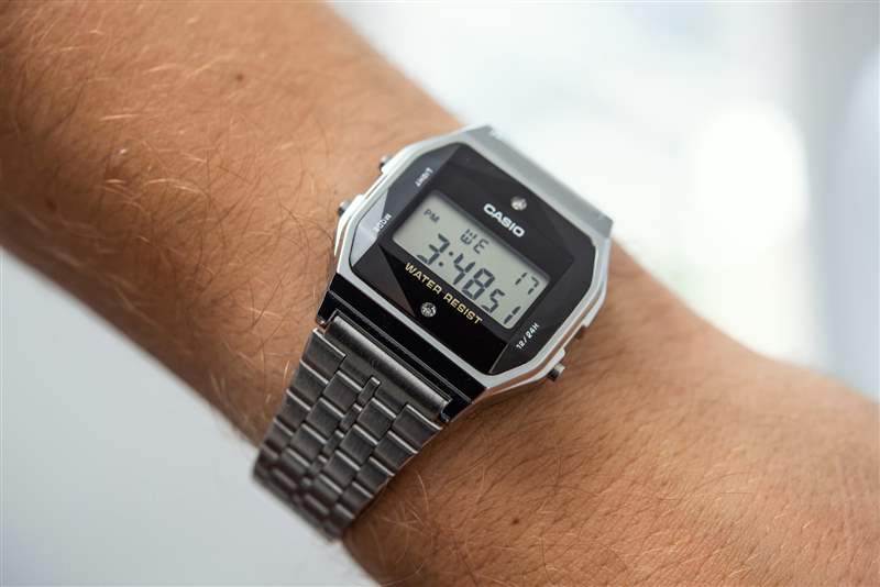 卡西歐A159WAD-1D手表評論:您應該購買史上最便宜的鑲鉆手表嗎?-復刻表