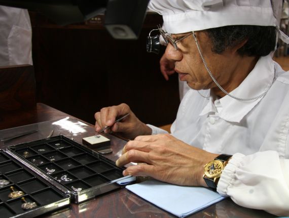 精工制表大師組裝晶圓薄機芯