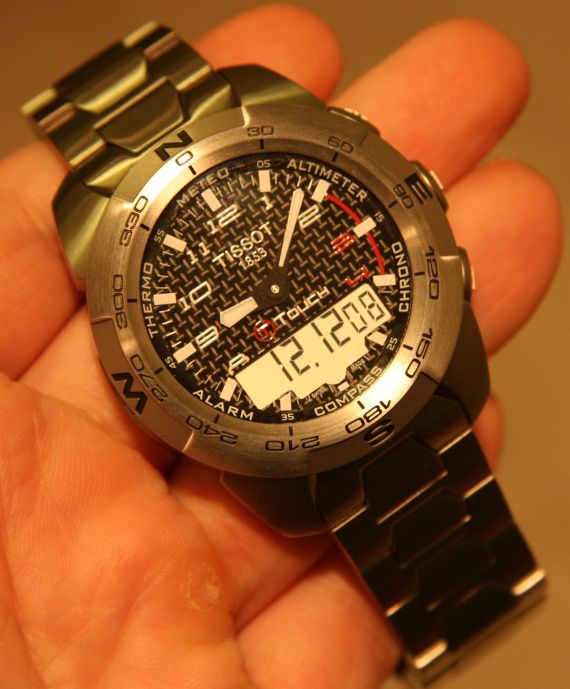 天梭T-Touch專家腕表手掌