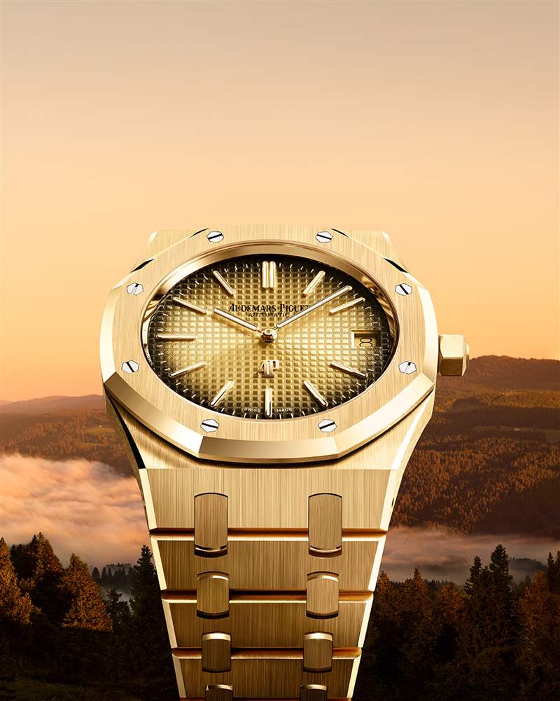 而且好消息不只如此，瑞士手表產(chǎn)業(yè)光是2023年前5個(gè)月累積的出口額已經(jīng)達(dá)到109億，比起2022年同期寫下歷史新高的紀(jì)錄還要再往上推11.3%！ （IG@AudemarsPiguet）