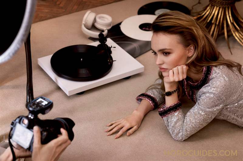 CHANEL - CHANEL Première腕表－原創(chuàng)款形象大使，為什么是Lily-Rose Depp？