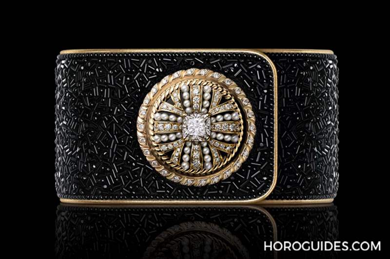 CHANEL - 一表一世界，融會精湛工藝的優美章節︱CHANEL Mademoiselle Privé系列腕表