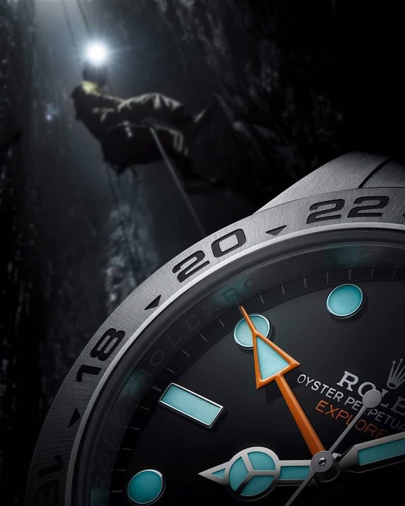 探二的兩地時間功能、百米防水性能等日常佩戴非常實用，同時系列中只有白面或黑面兩種版本，都是好搭又耐看的類型。 （Rolex官網）