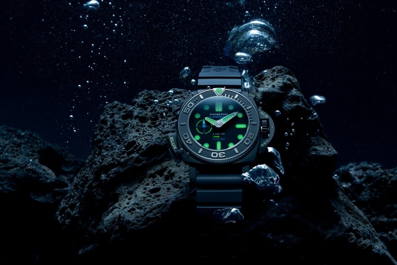 夜光功能新高度! Panerai全新Submersible Elux LAB-ID腕表 以純機械一鍵開關發光系統